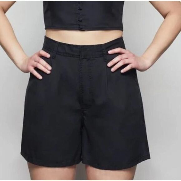 Good American A-Line Trouser Boss Short NWT Sz. 1 (US S) - Picture 2 of 8